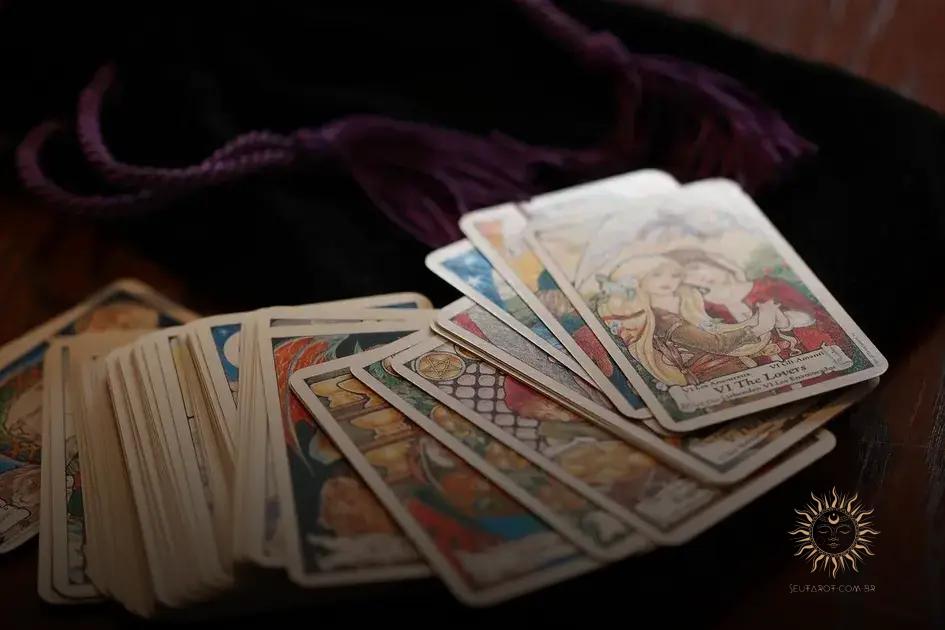 Benefícios do Tarot no Autoconhecimento